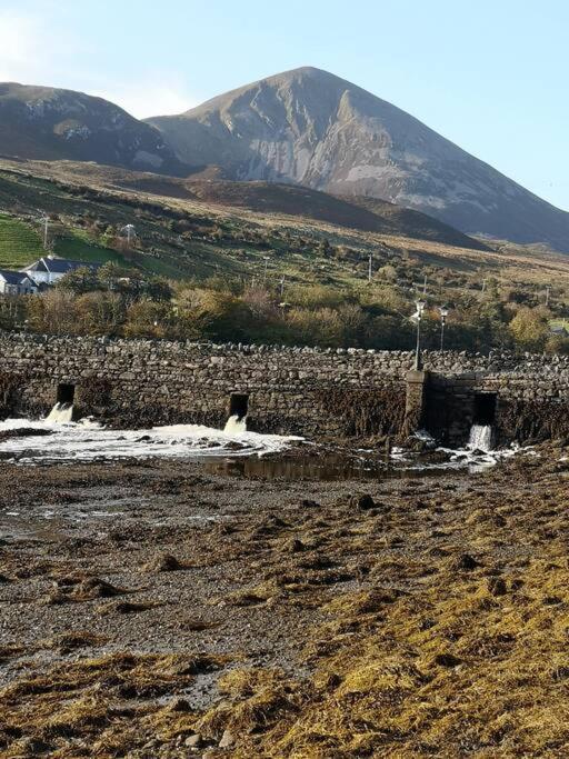 Modern Apartment At Croagh Patrick Westport Bagian luar foto