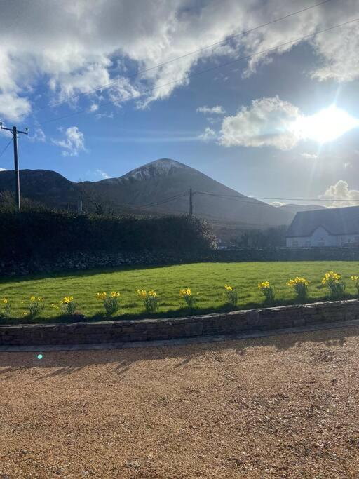 Modern Apartment At Croagh Patrick Westport Bagian luar foto