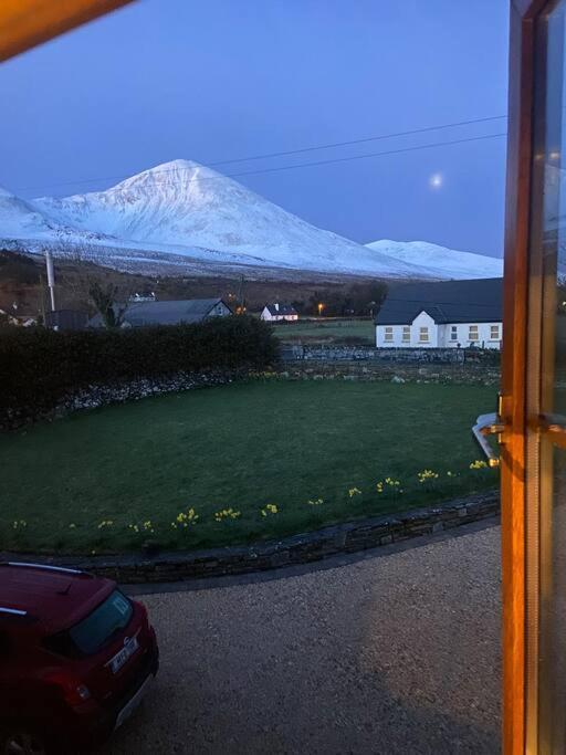 Modern Apartment At Croagh Patrick Westport Bagian luar foto